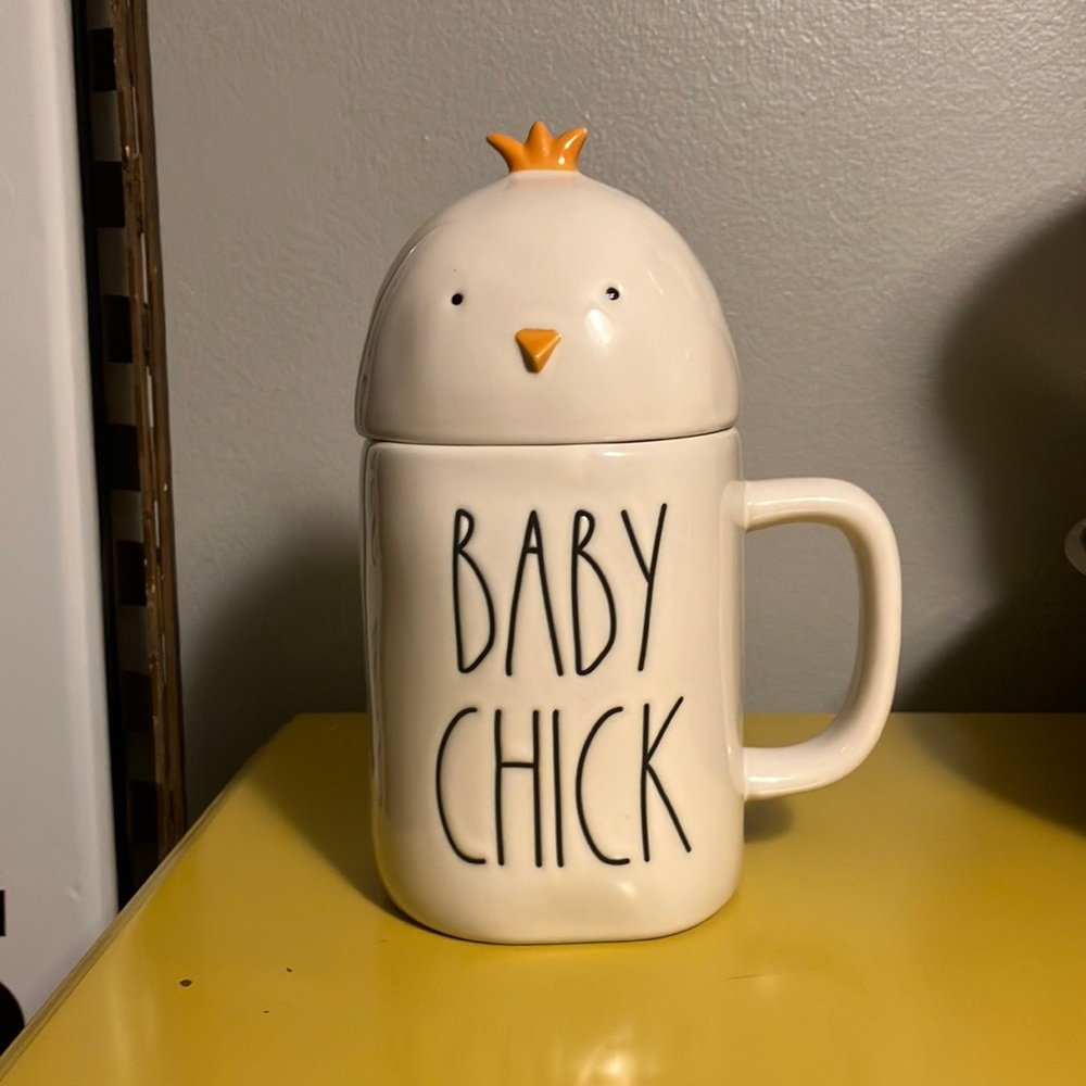 Rae Dunn baby chick.